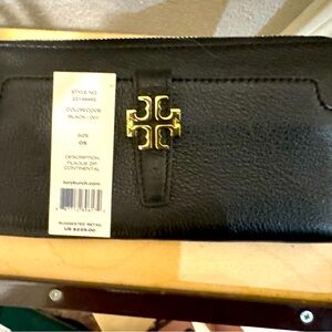 BNWT Tory Burch Black leather zip wallet w/ front pocket .  see pics& tag
